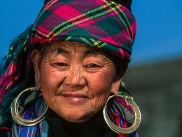 Großmutter Flower-Hmong, Sa Pa